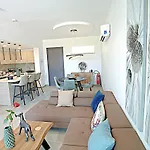Апартаменты Golden Tree *
