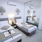 Golden Tree Apartment *
