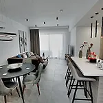 Golden Tree Apartment *