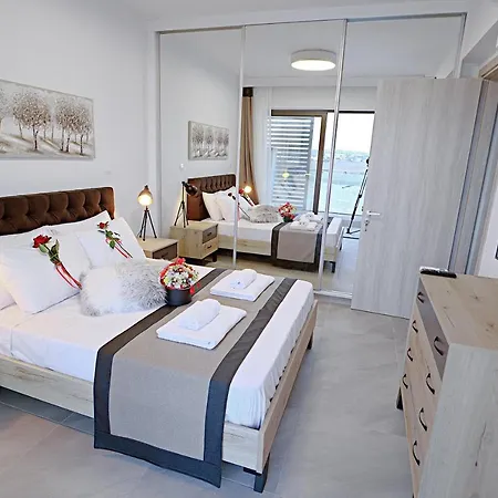 Apartament Golden Tree *