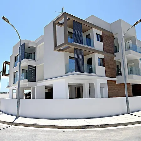 Golden Tree Paralimni