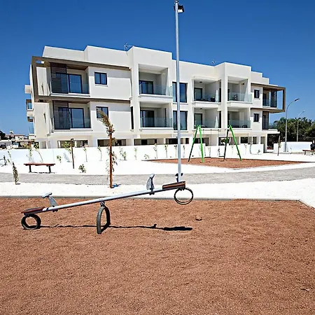 Golden Tree Apartament Paralimni