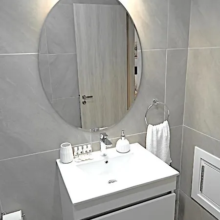 Golden Tree * Paralimni