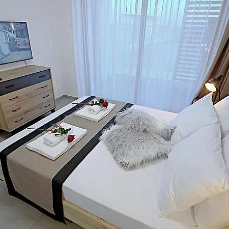 Golden Tree * Paralimni