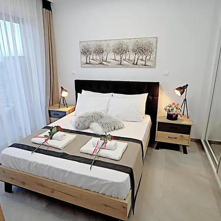 Golden Tree Apartament *