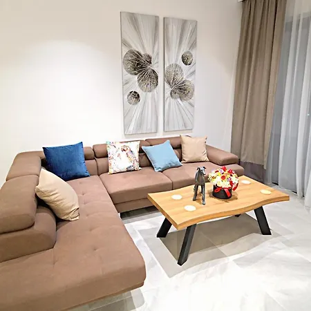 Golden Tree Apartament *