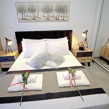 Apartament Golden Tree *