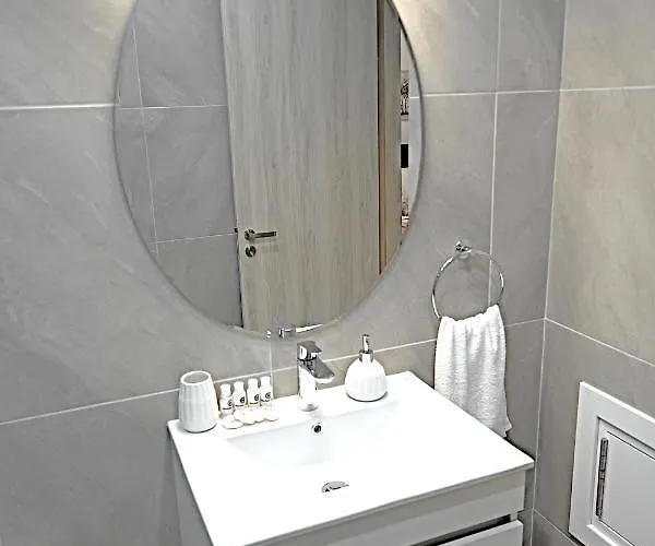 Golden Tree * Paralimni